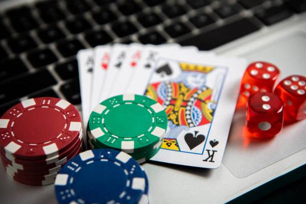 Learning trust signals in casino online systems